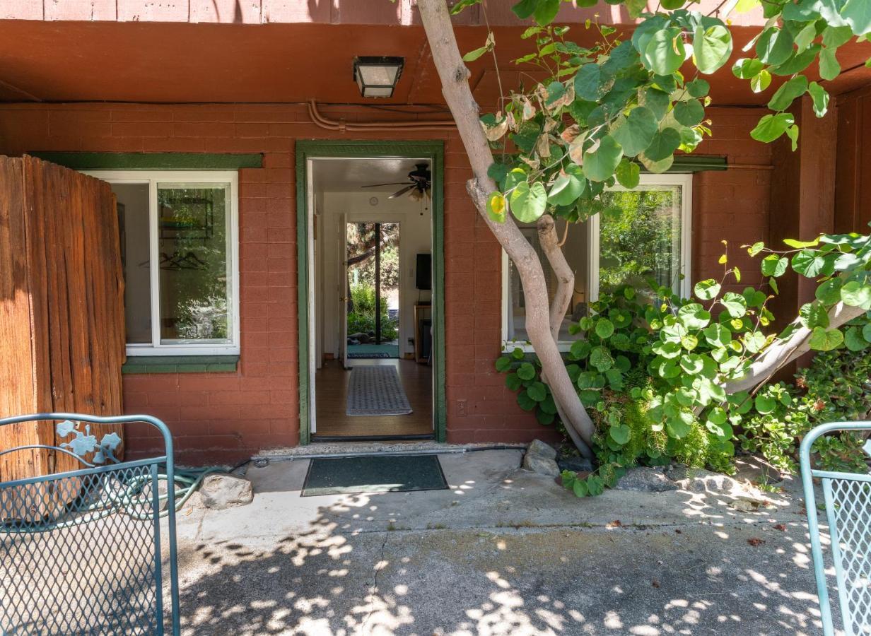 Buckeye Tree Lodge Three Rivers Exterior photo